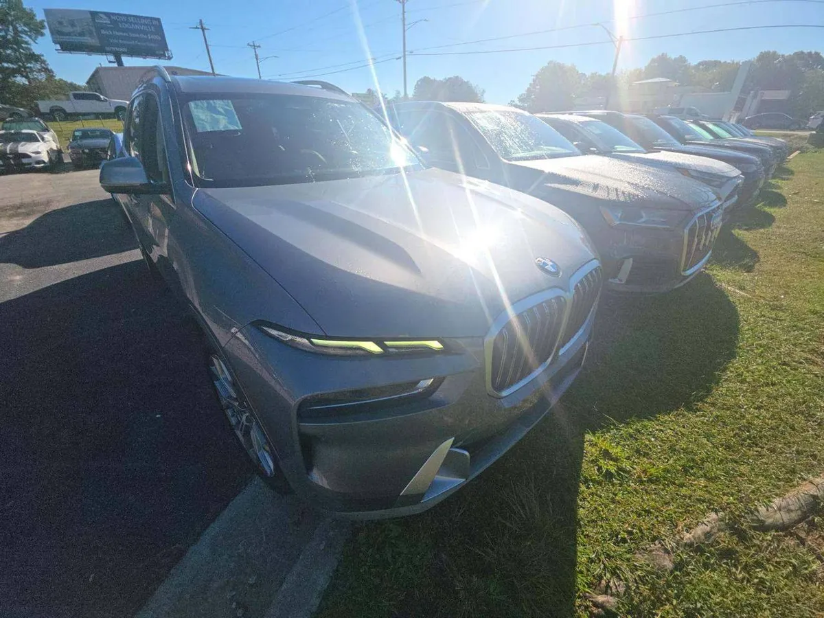 BMW X7 SPORTS ACTIVITY VEHICLE 2023