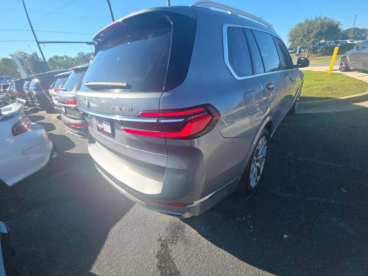 BMW X7 SPORTS ACTIVITY VEHICLE 2023