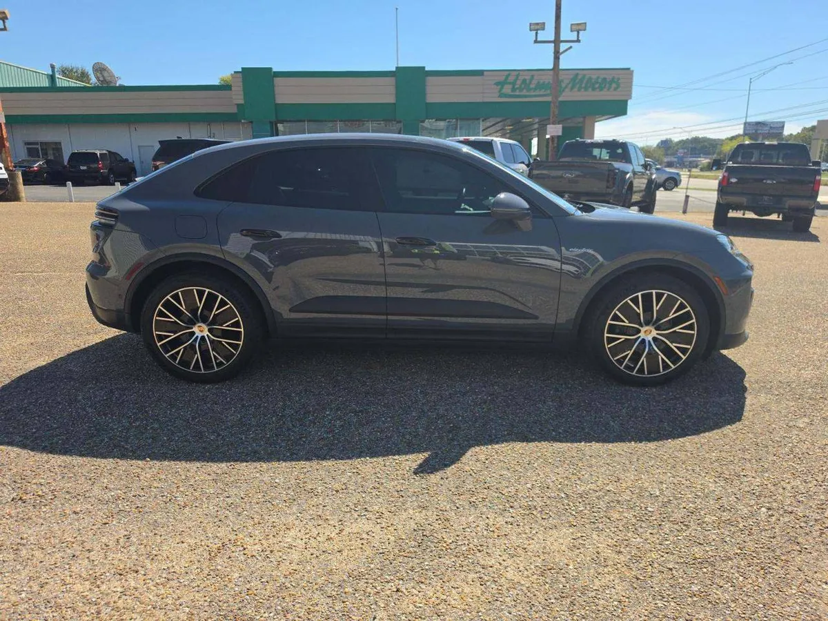 PORSCHE MACAN 4 ELECTRIC 2025