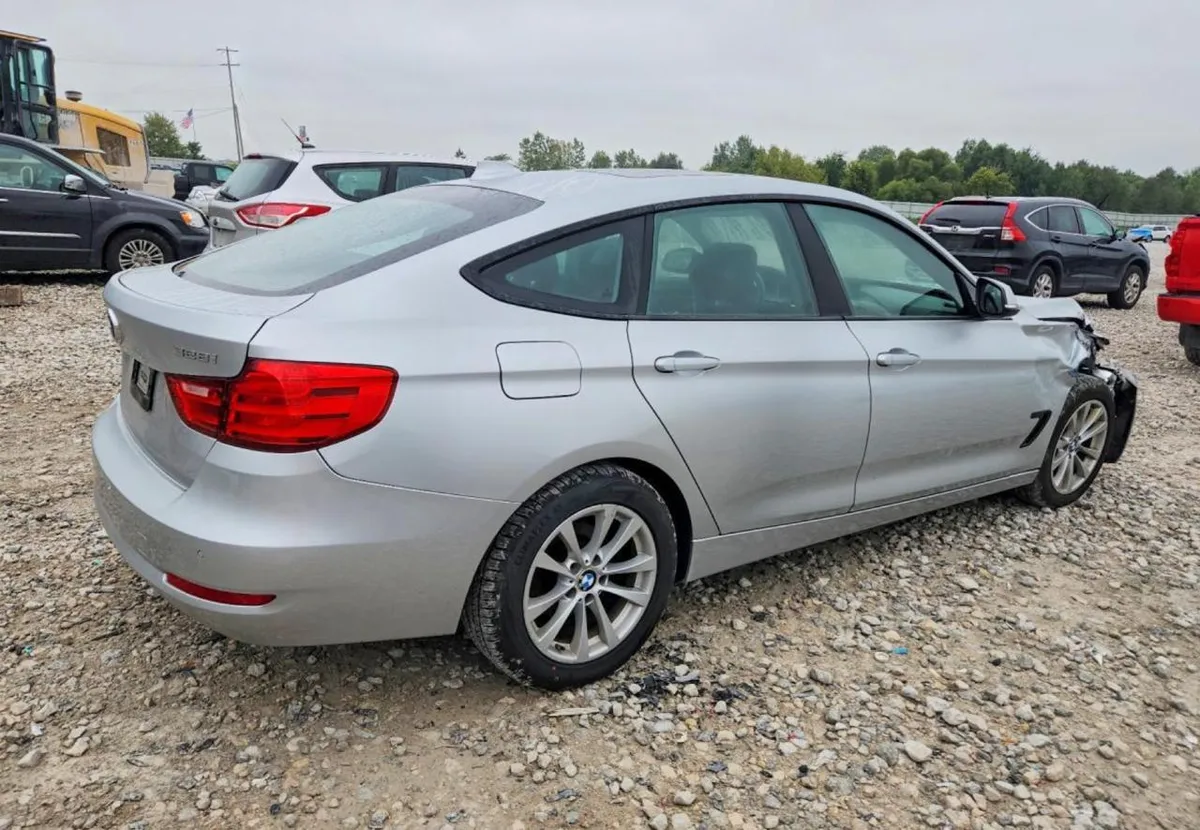 BMW 328 XIGT SULEV 2015
