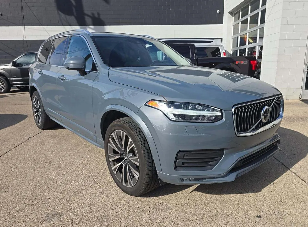 VOLVO XC90 T5 MOMENTUM 7-PASSENGER 2022