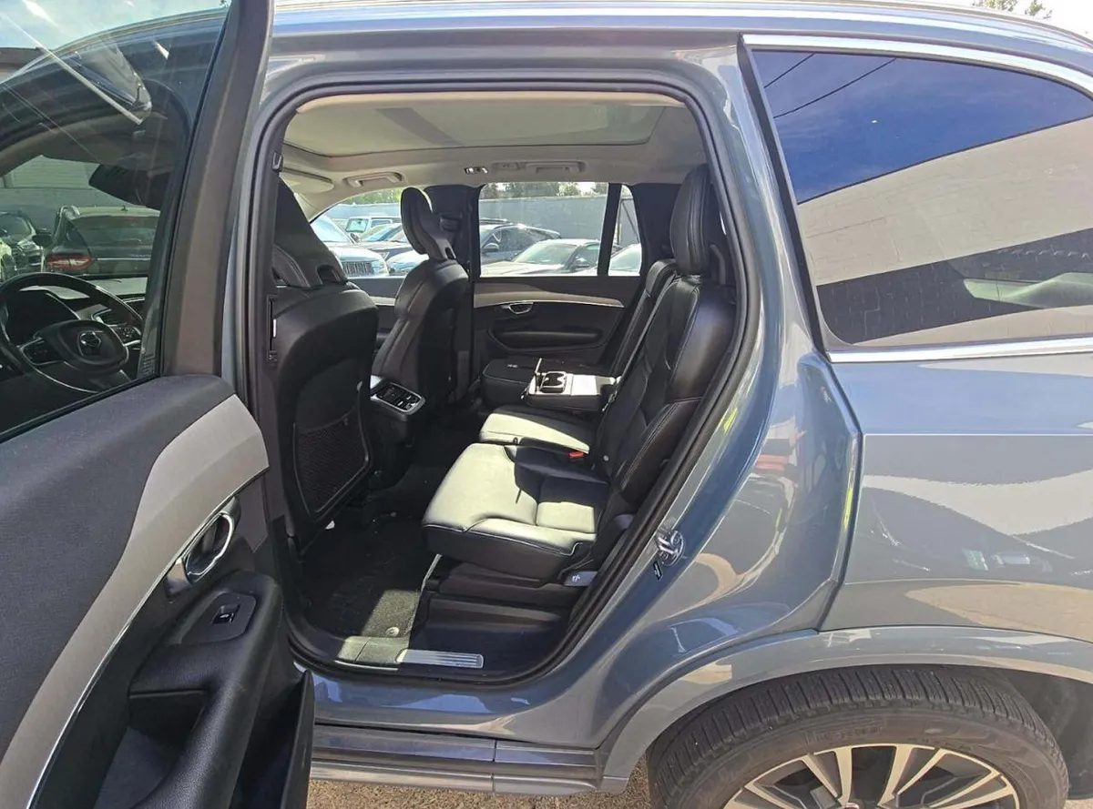 VOLVO XC90 T5 MOMENTUM 7-PASSENGER 2022