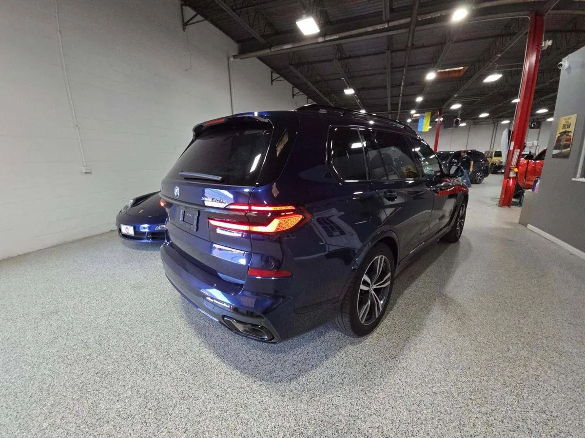 BMW X7 SPORTS ACTIVITY VEHICLE 2024