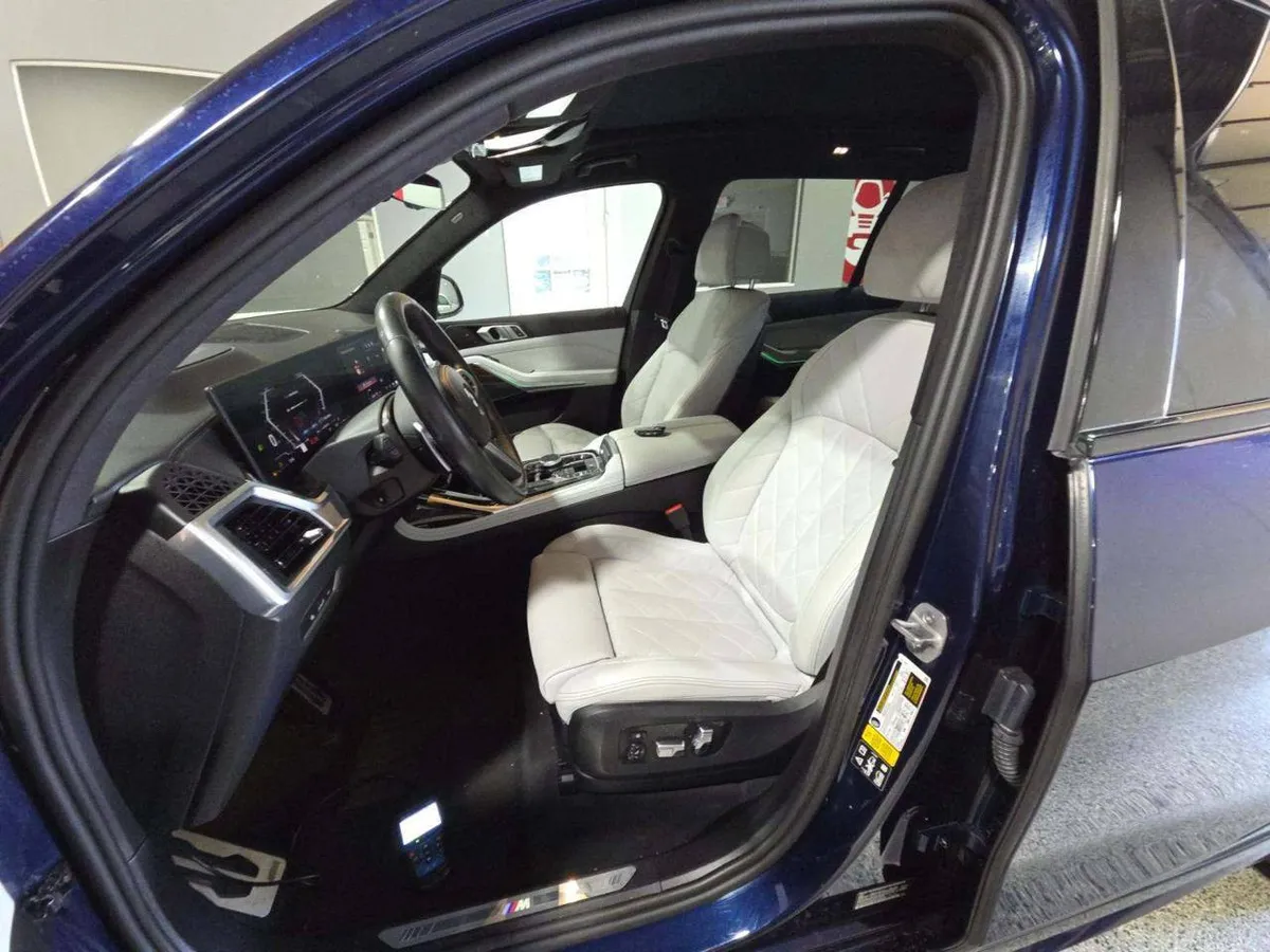 BMW X7 SPORTS ACTIVITY VEHICLE 2024