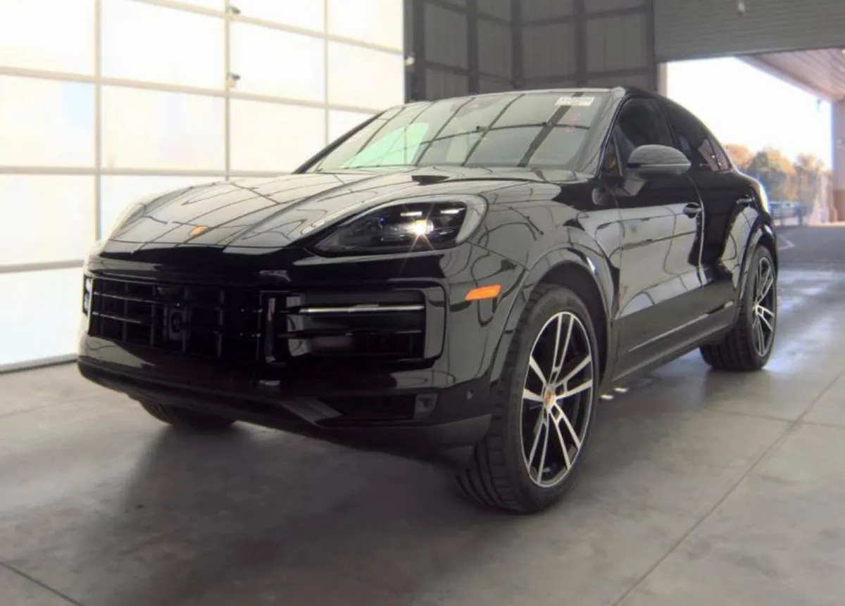 PORSCHE CAYENNE COUPE 2024