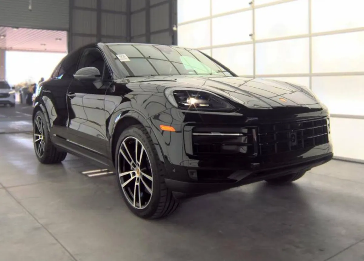 PORSCHE CAYENNE COUPE 2024