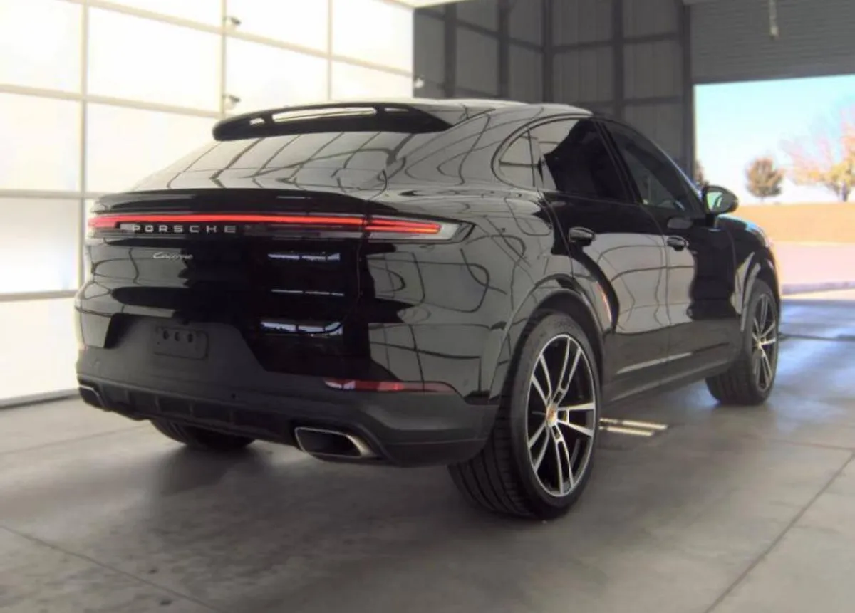 PORSCHE CAYENNE COUPE 2024