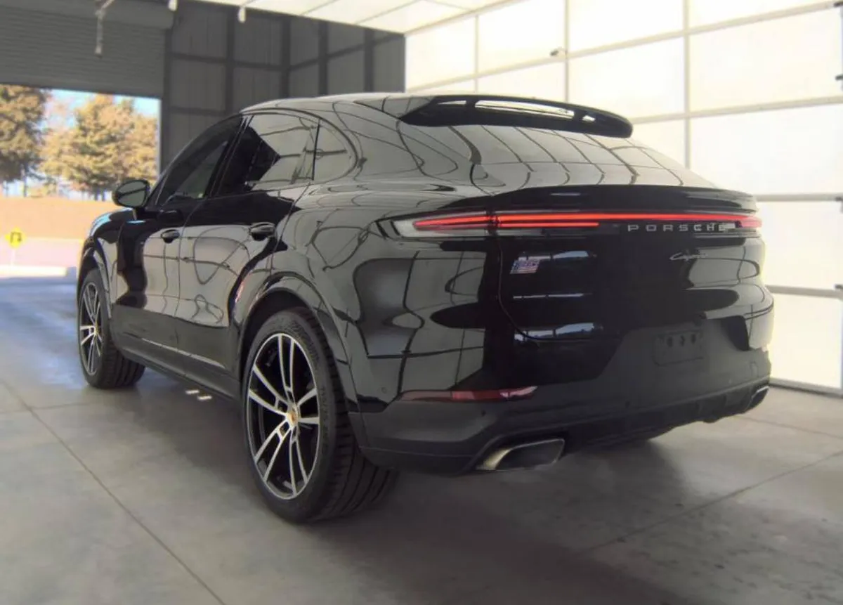 PORSCHE CAYENNE COUPE 2024