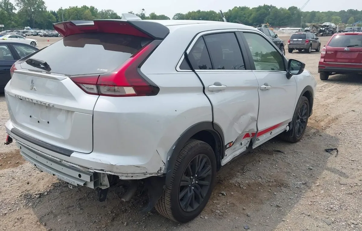 MITSUBISHI ECLIPSE CROSS 2024