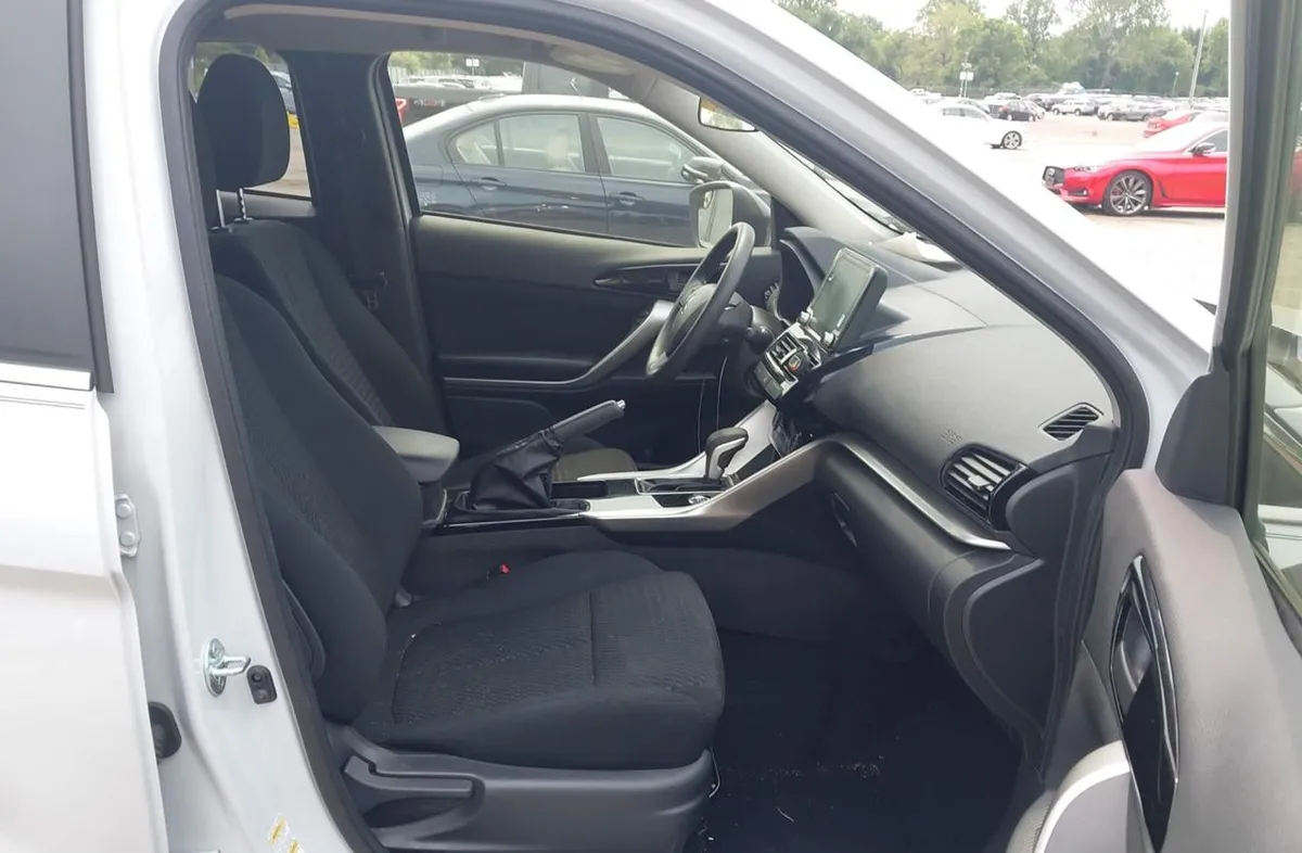 MITSUBISHI ECLIPSE CROSS 2024
