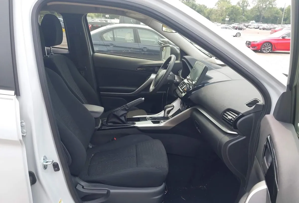 MITSUBISHI ECLIPSE CROSS 2024