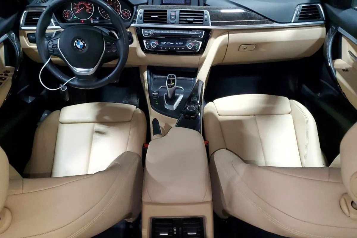 BMW 330 XI 2016