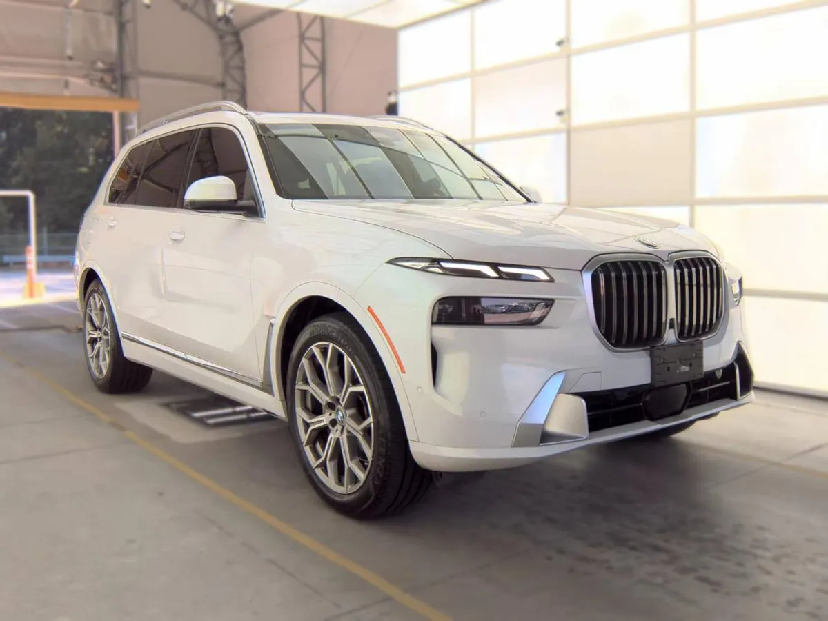 BMW X7 SPORTS ACTIVITY VEHICLE 2023