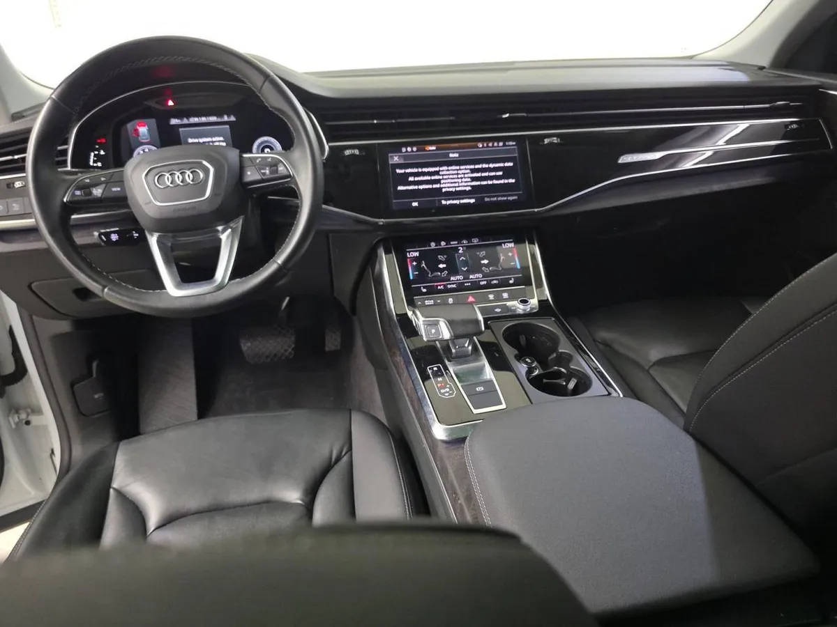 AUDI Q8 ПАНОРАМНАЯ КРЫША 1-Й И 2-Й РЯД 2023