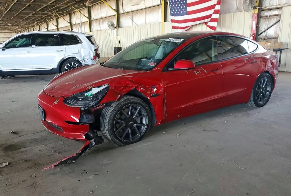 TESLA MODEL 3 2021