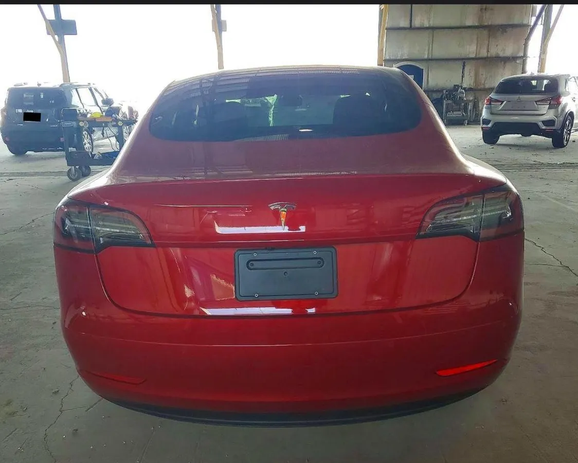 TESLA MODEL 3 2021