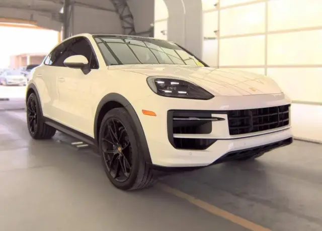 PORSCHE CAYENNE COUPE 2024