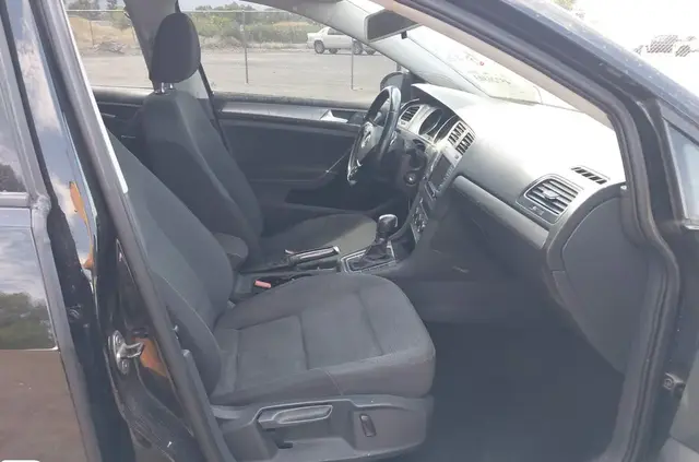 VOLKSWAGEN GOLF SPORTWAGEN TSI S 2017