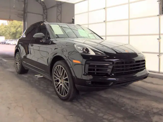 PORSCHE CAYENNE PLATINUM EDITION 2023
