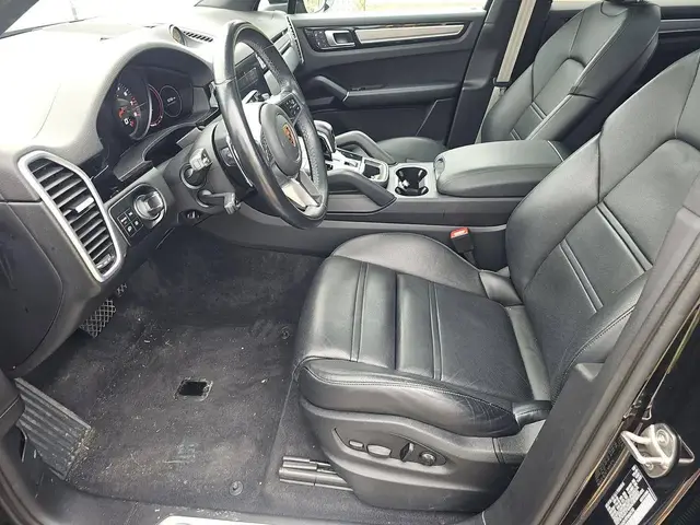 PORSCHE CAYENNE PLATINUM EDITION 2023