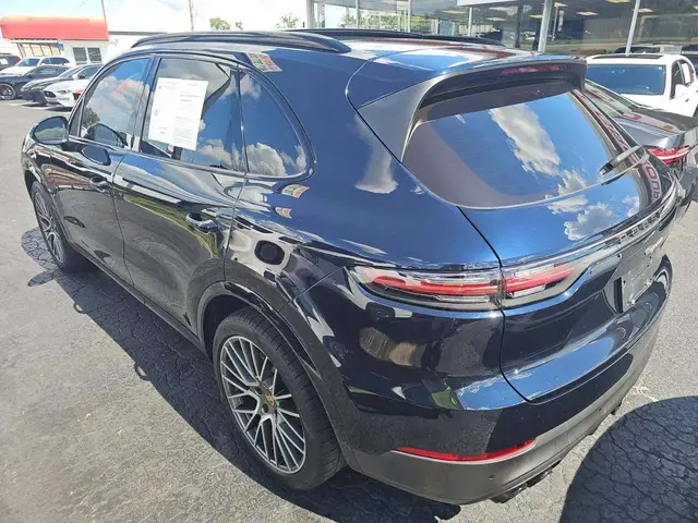 PORSCHE CAYENNE PLATINUM EDITION 2023