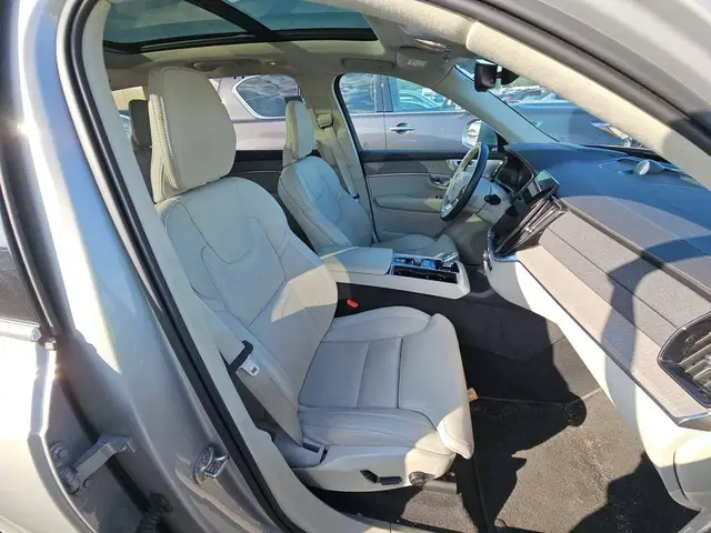 VOLVO XC90 PLUG-IN HYBRID ULTRA 2025