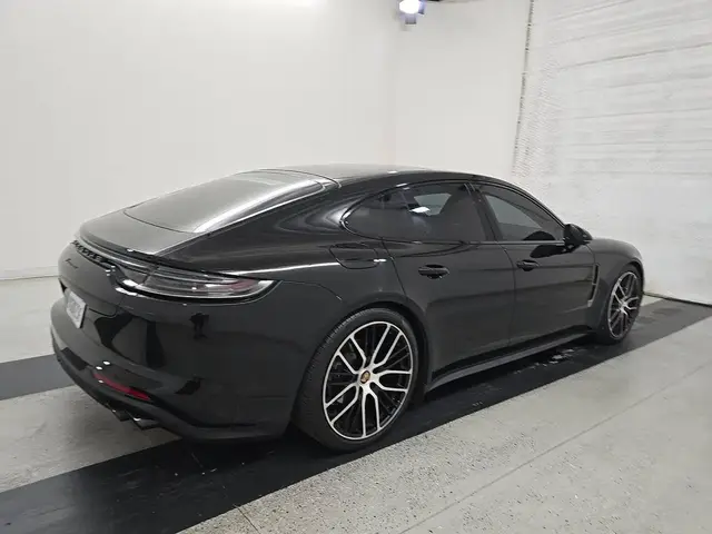 PORSCHE PANAMERA PLATINUM EDITION 2023