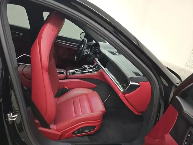 PORSCHE PANAMERA PLATINUM EDITION 2023