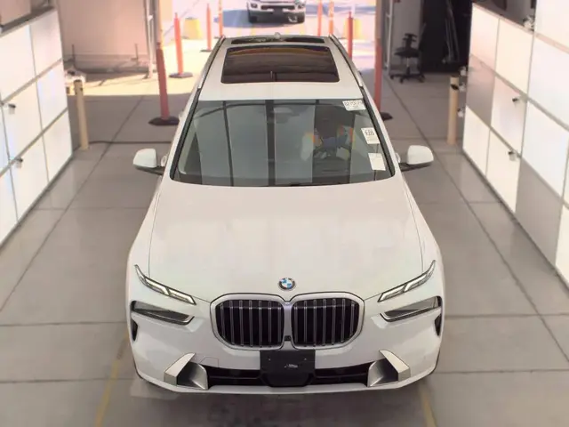 BMW X7 SPORTS ACTIVITY VEHICLE 2023