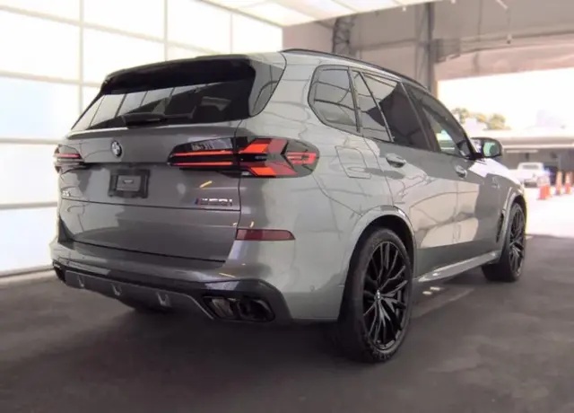 BMW X5 SPORTS ACTIVITY VEHICLE 2024