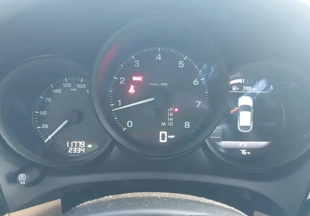 PORSCHE MACAN T 2025
