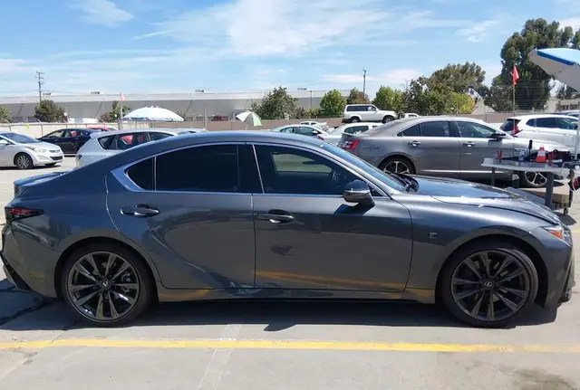 LEXUS IS 300 F SPORT 2025