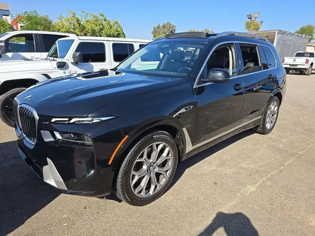BMW X7 SPORTS ACTIVITY VEHICLE 2024