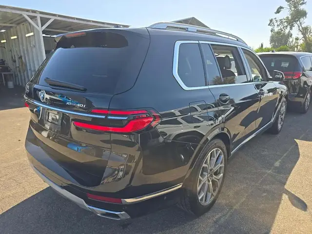 BMW X7 SPORTS ACTIVITY VEHICLE 2024