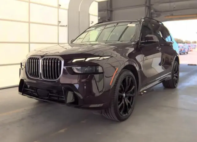 BMW X7 SPORTS ACTIVITY VEHICLE 2023