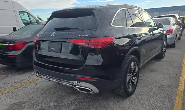 MERCEDES-BENZ GLC 300 2024