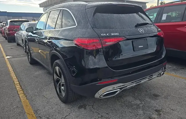MERCEDES-BENZ GLC 300 2024