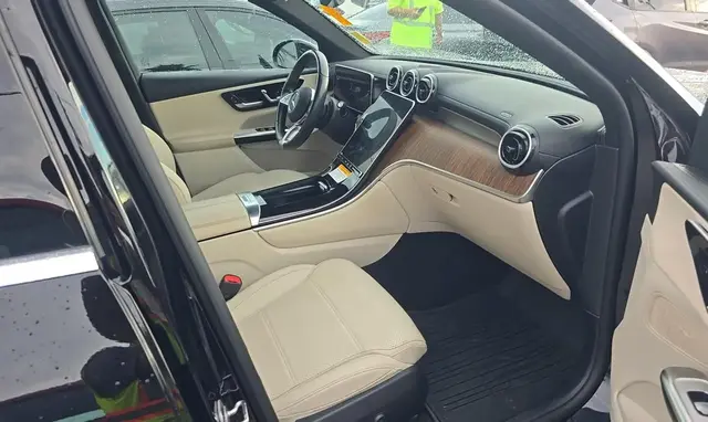 MERCEDES-BENZ GLC 300 2024