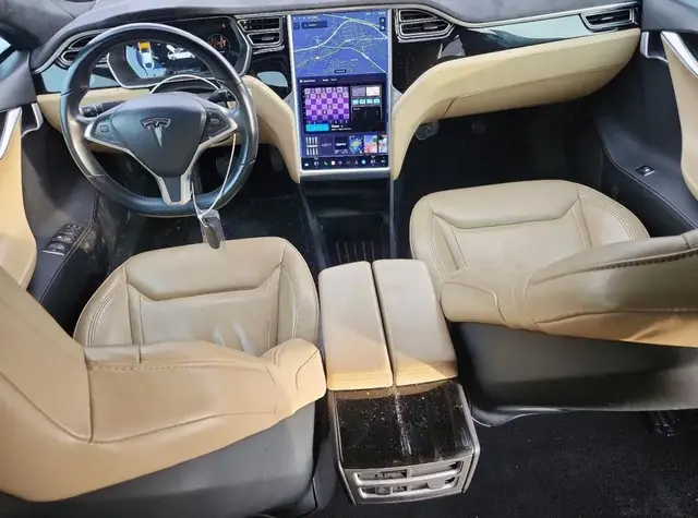 TESLA MODEL S 2015