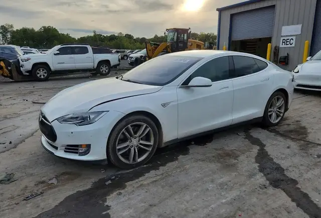 TESLA MODEL S 2015