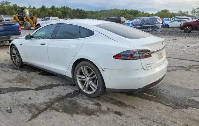 TESLA MODEL S 2015