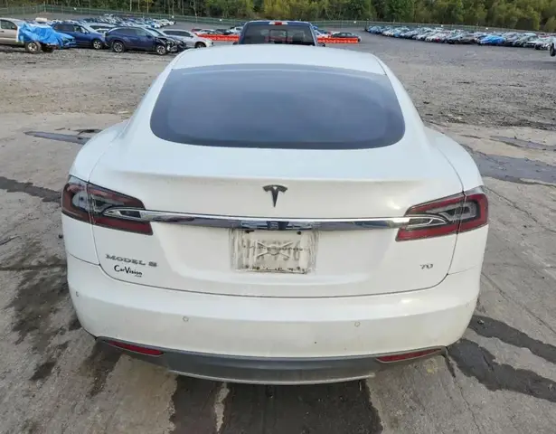 TESLA MODEL S 2015