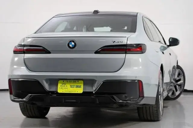 BMW 7 SERIES M SPORT PACKAGE + PREMIUM PACKAGE 2024