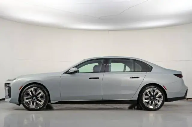 BMW 7 SERIES M SPORT PACKAGE + PREMIUM PACKAGE 2024