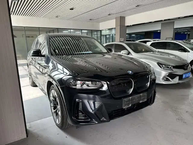 BMW IX3 2023