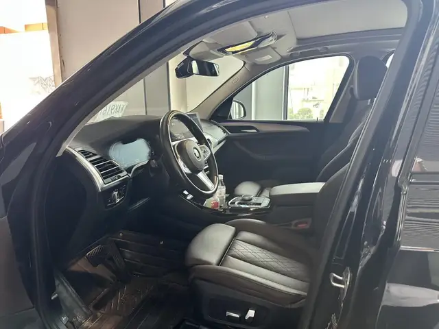 BMW IX3 2023