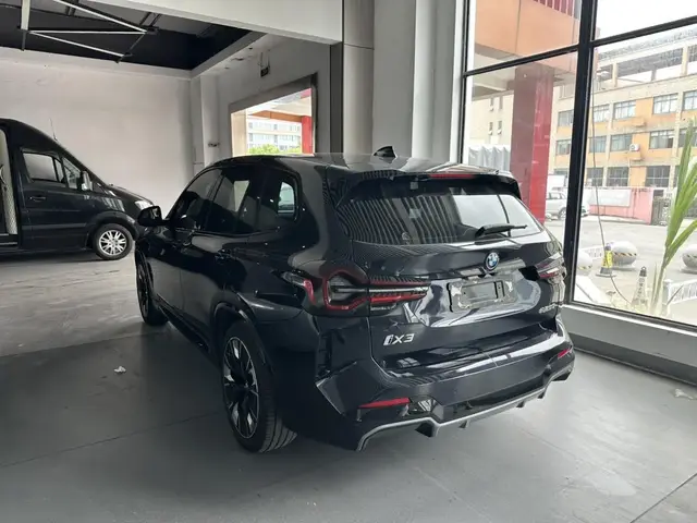 BMW IX3 2023