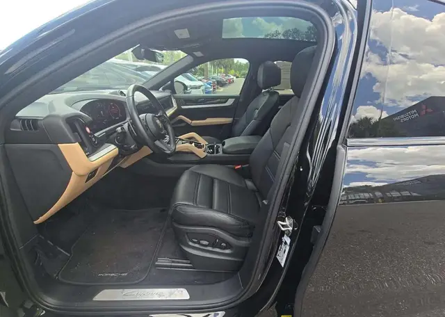 PORSCHE CAYENNE COUPE 2024