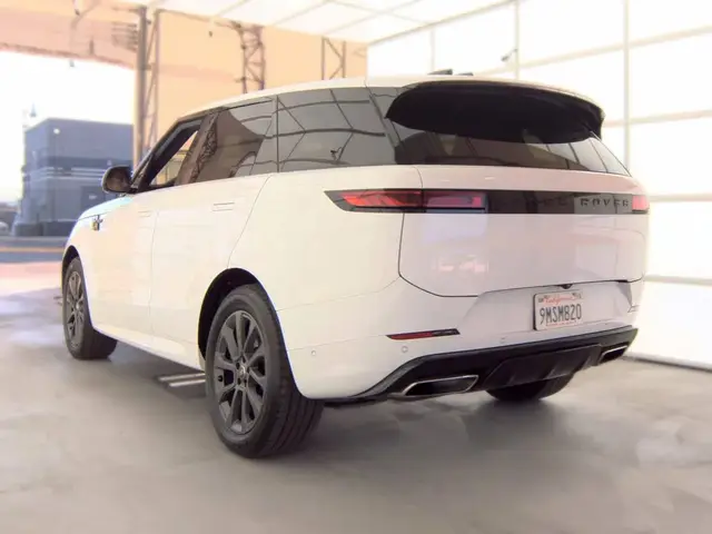 LAND ROVER RANGE ROVER SPORT SE 2024