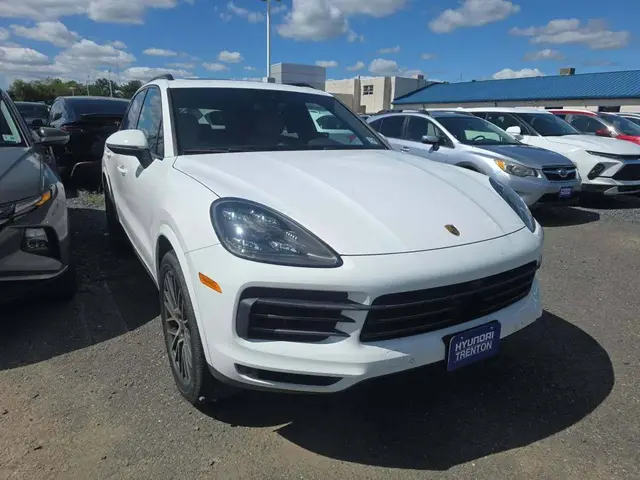 PORSCHE CAYENNE PLATINUM EDITION 2022